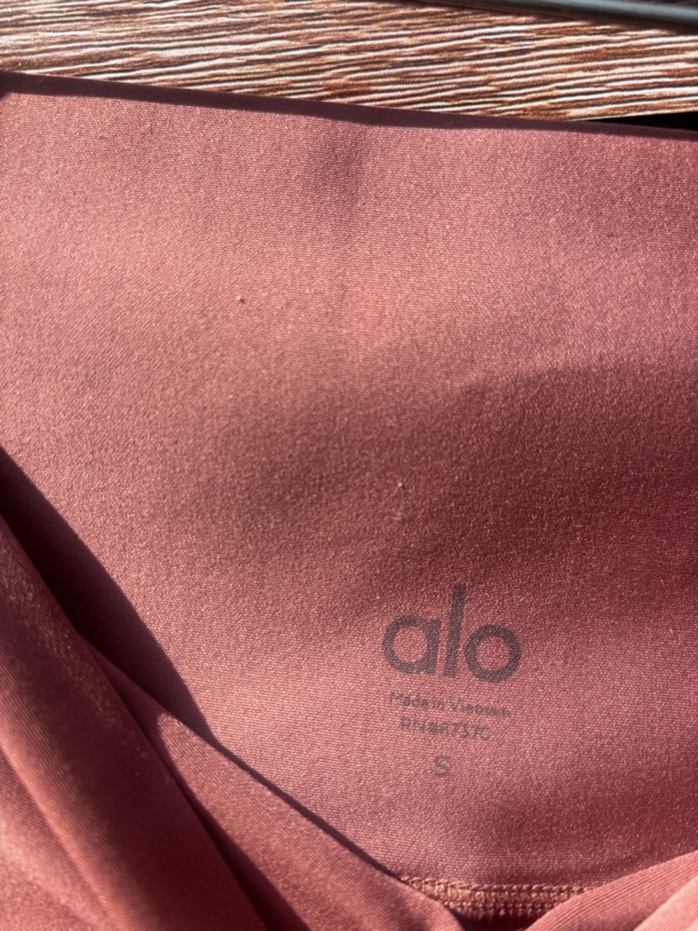 ALO Yoga airlift Chestnut Seamless Leggings - Picture 5 of 5